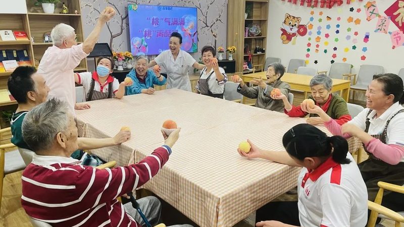 失能老人护理床：如何选择合适的多功能型号**